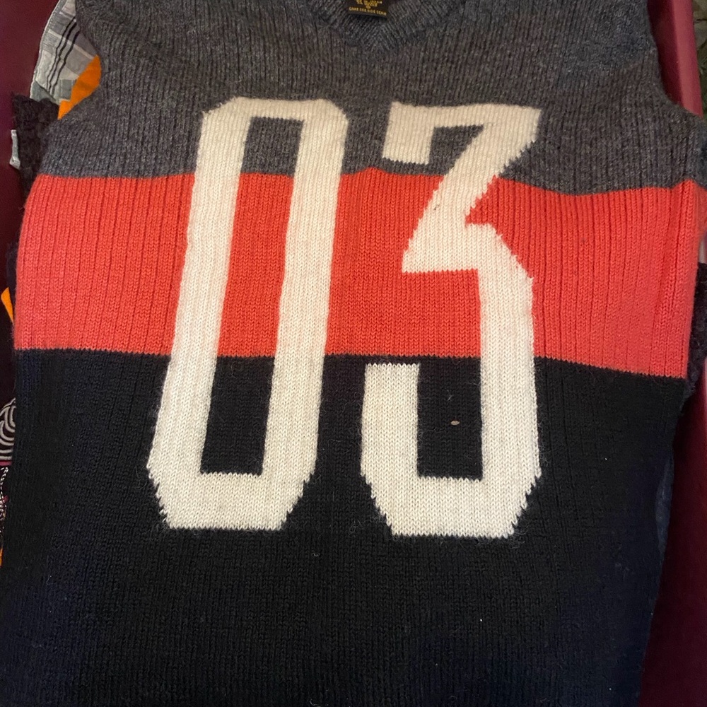Harley-Davidson Black/Gray/Red V-Neck Sweater with 03 Graphic